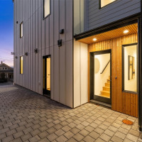 2214 Broadway E, Seattle, WA 98102