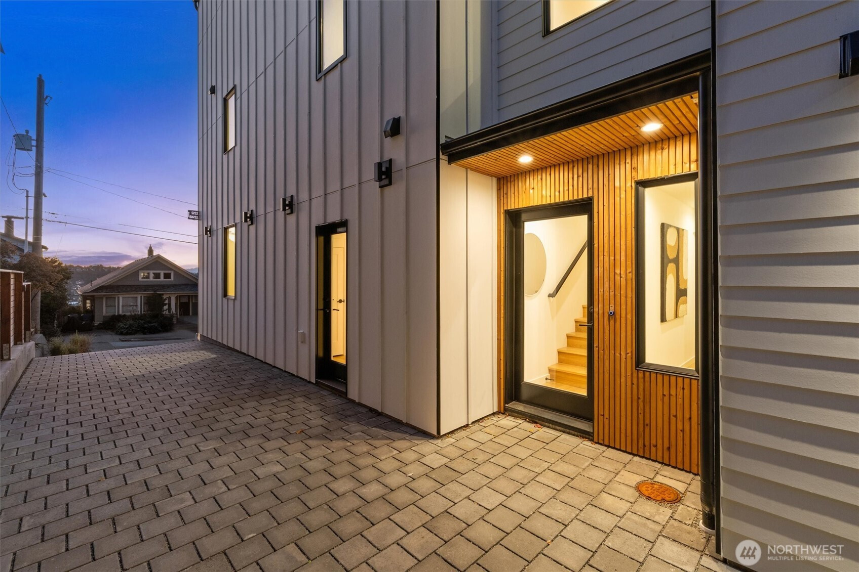 2214 Broadway E, Seattle, WA 98102