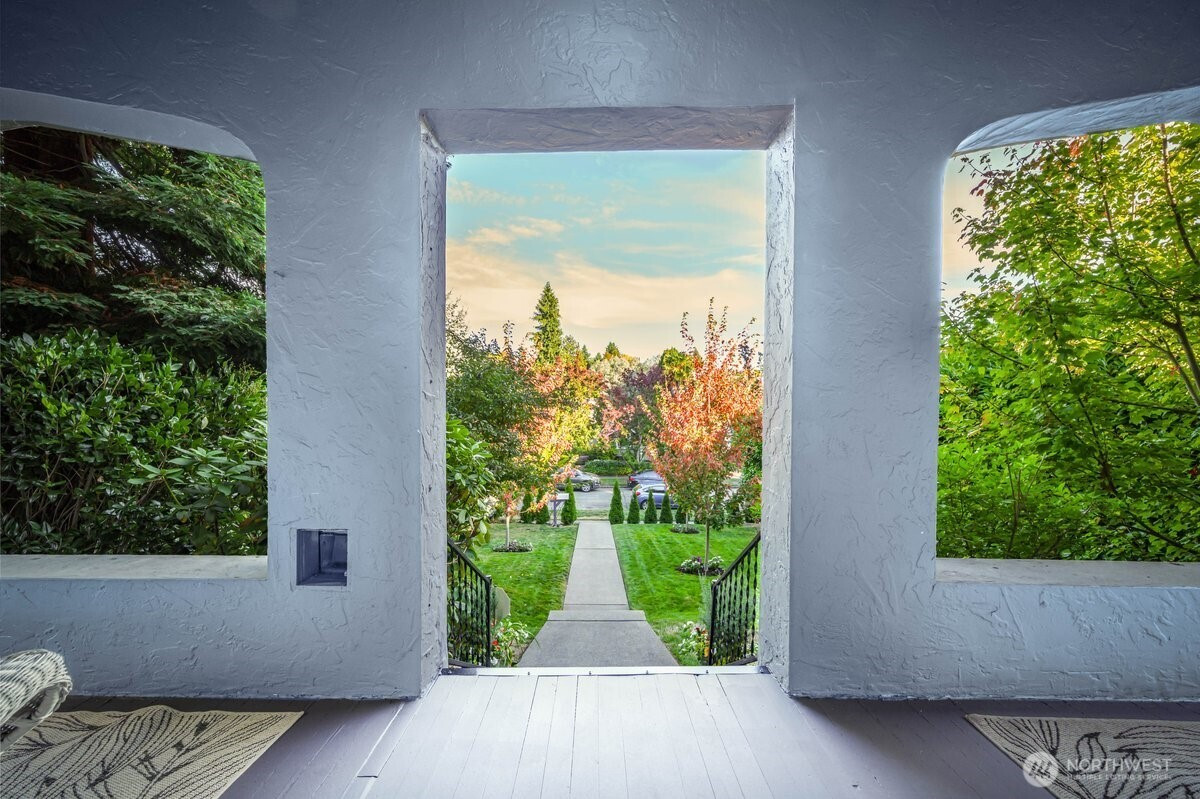 5417 40th Avenue SW, Seattle, WA 98136