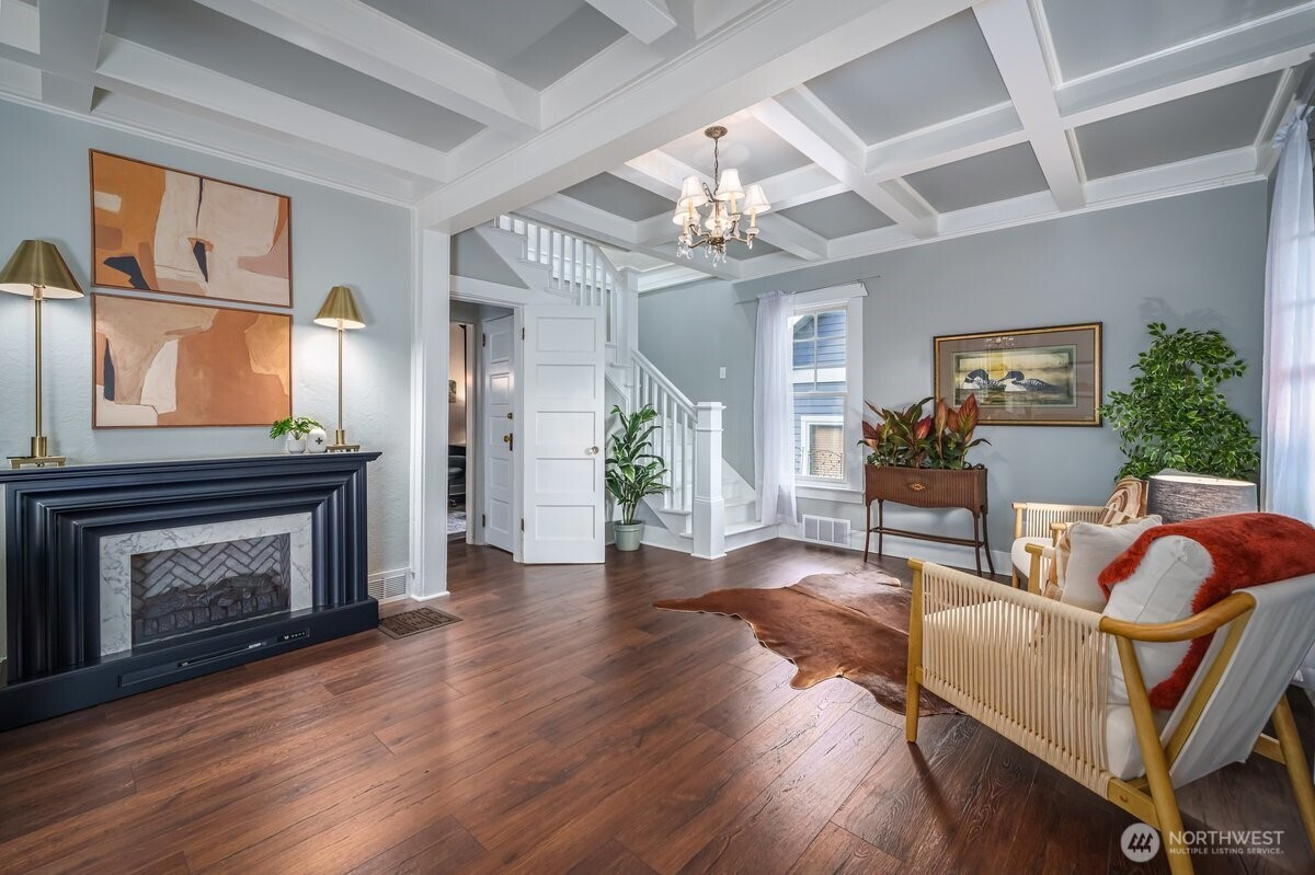 5417 40th Avenue SW, Seattle, WA 98136