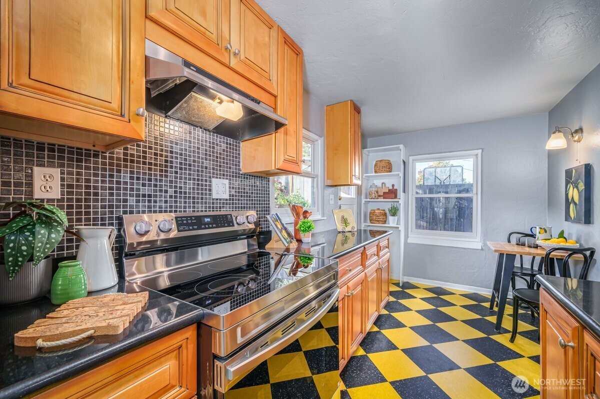 5417 40th Avenue SW, Seattle, WA 98136