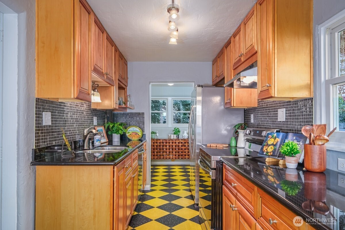 5417 40th Avenue SW, Seattle, WA 98136