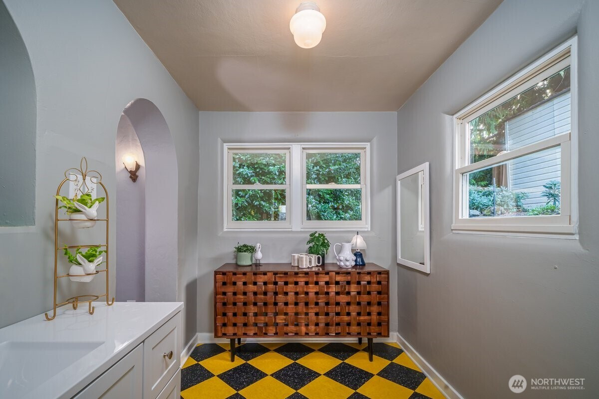 5417 40th Avenue SW, Seattle, WA 98136