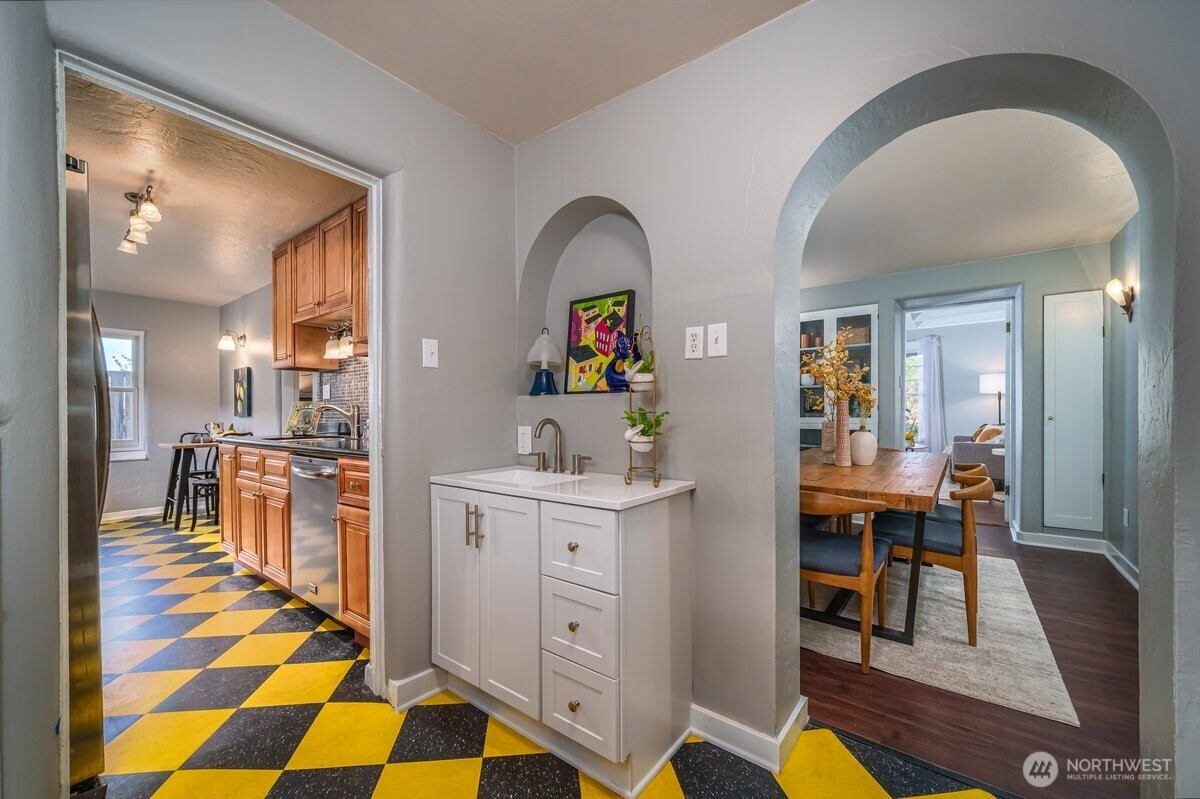 5417 40th Avenue SW, Seattle, WA 98136