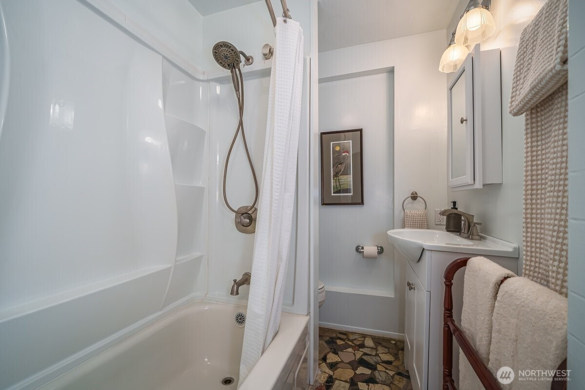 5417 40th Avenue SW, Seattle, WA 98136