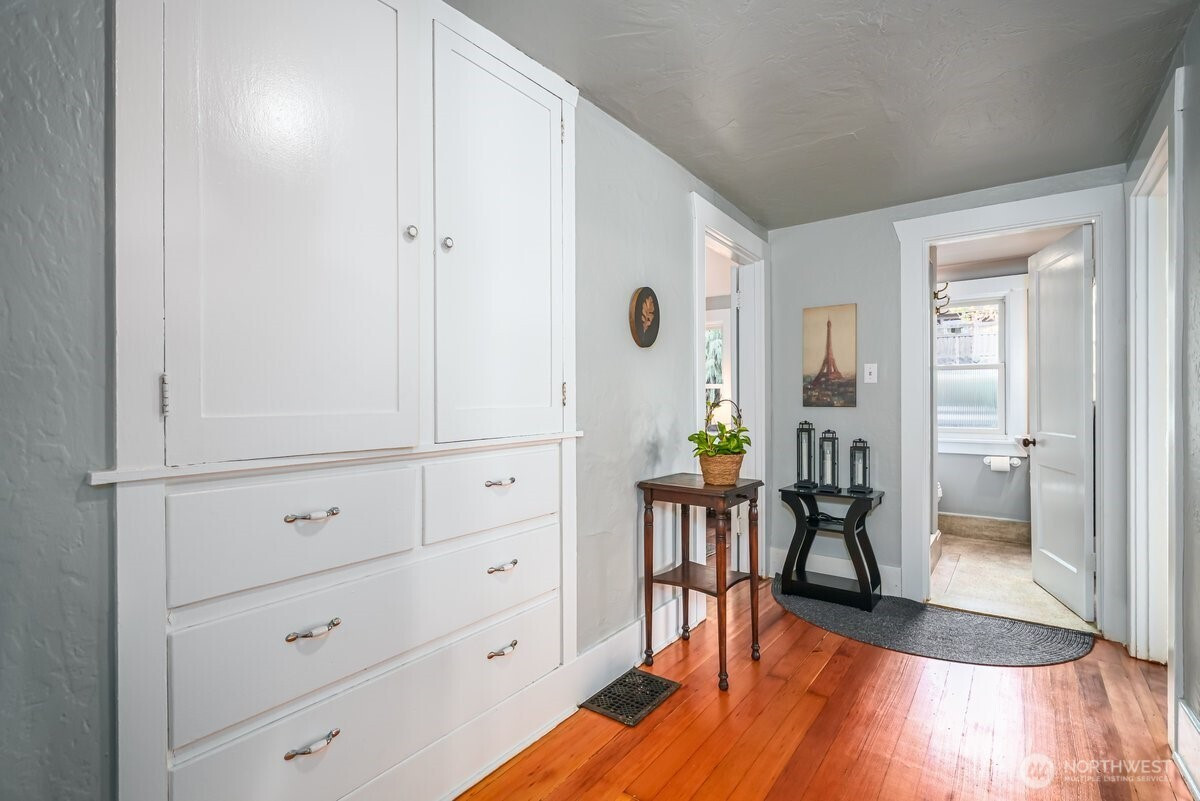 5417 40th Avenue SW, Seattle, WA 98136