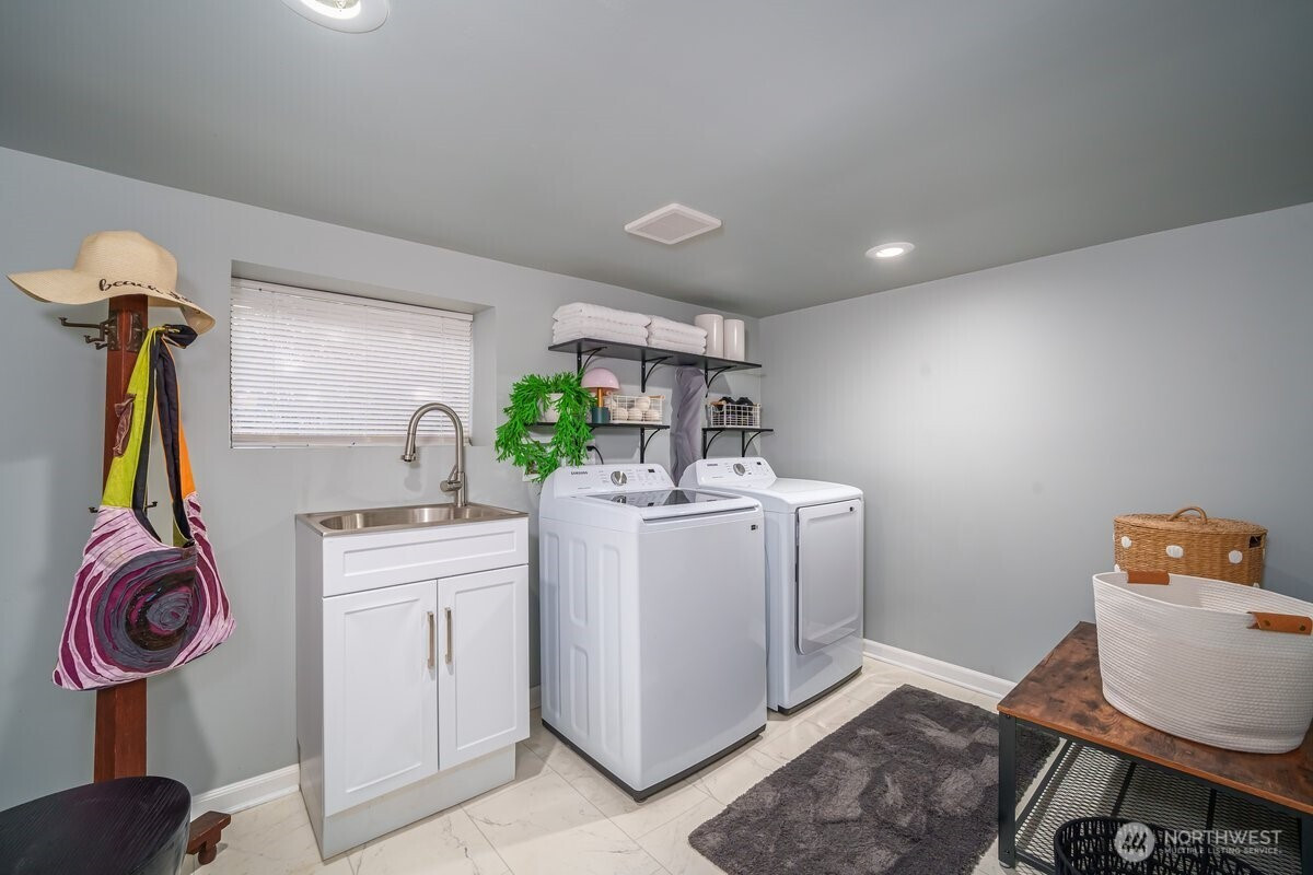 5417 40th Avenue SW, Seattle, WA 98136