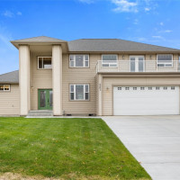 8261 Diamond Point Circle NE, Moses Lake, WA 98837