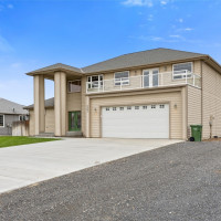 8261 Diamond Point Circle NE, Moses Lake, WA 98837