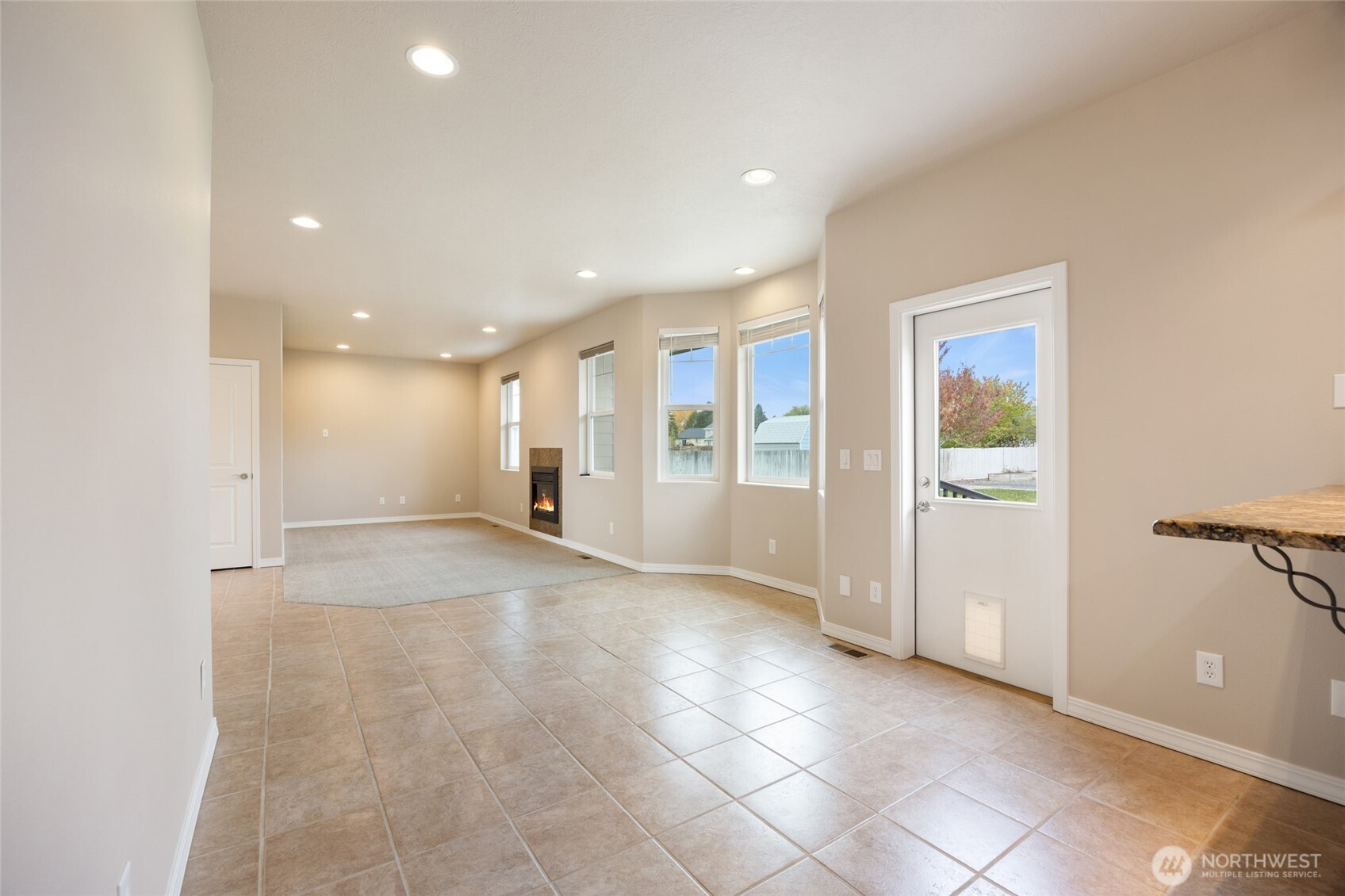 8261 Diamond Point Circle NE, Moses Lake, WA 98837