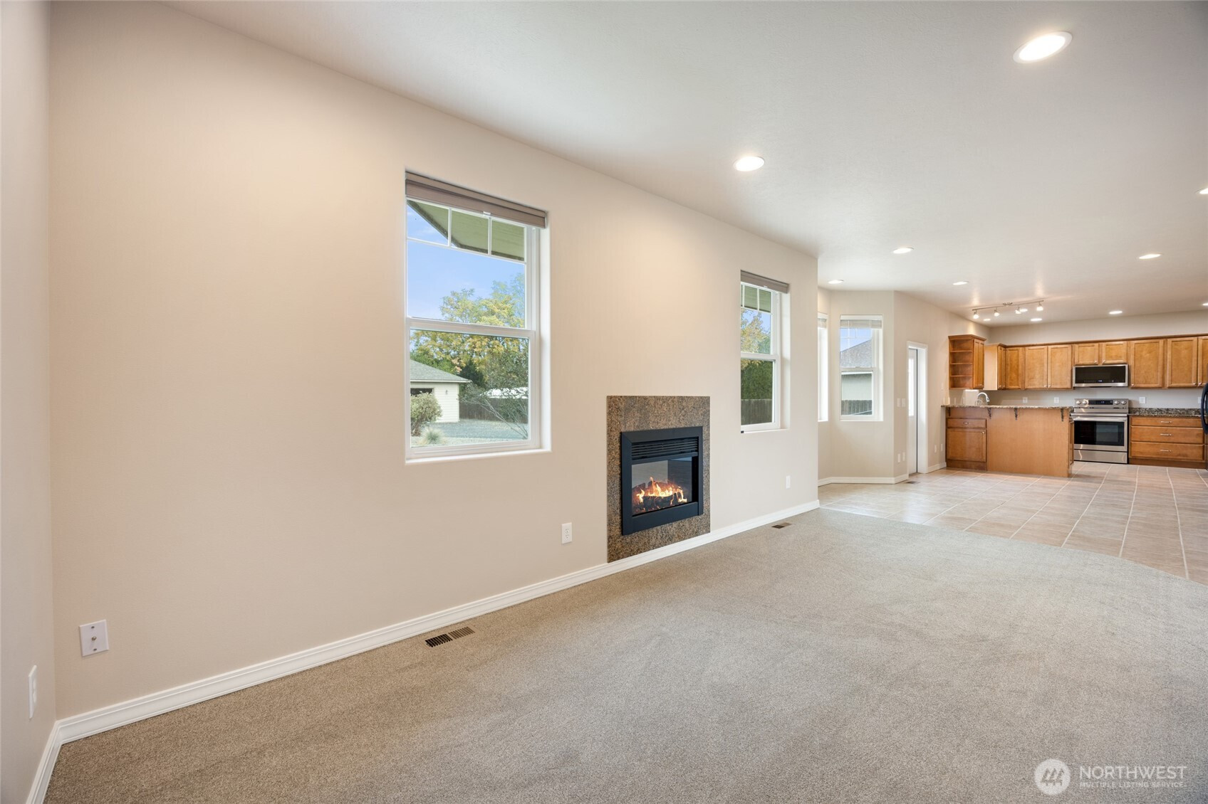 8261 Diamond Point Circle NE, Moses Lake, WA 98837