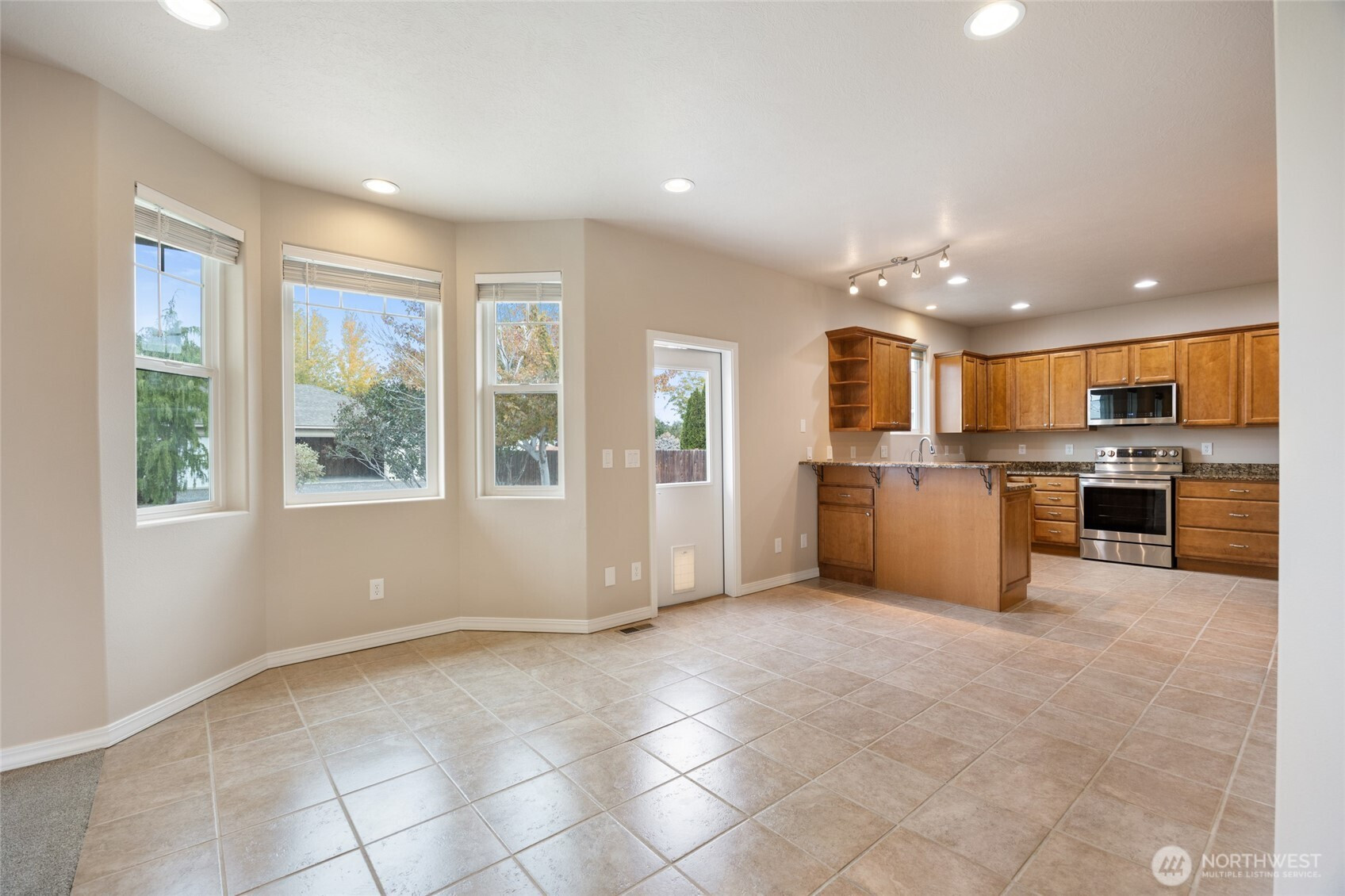 8261 Diamond Point Circle NE, Moses Lake, WA 98837