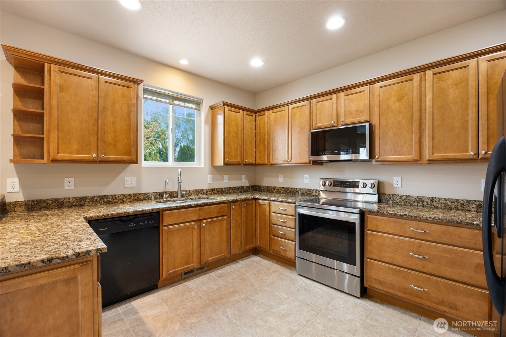 8261 Diamond Point Circle NE, Moses Lake, WA 98837
