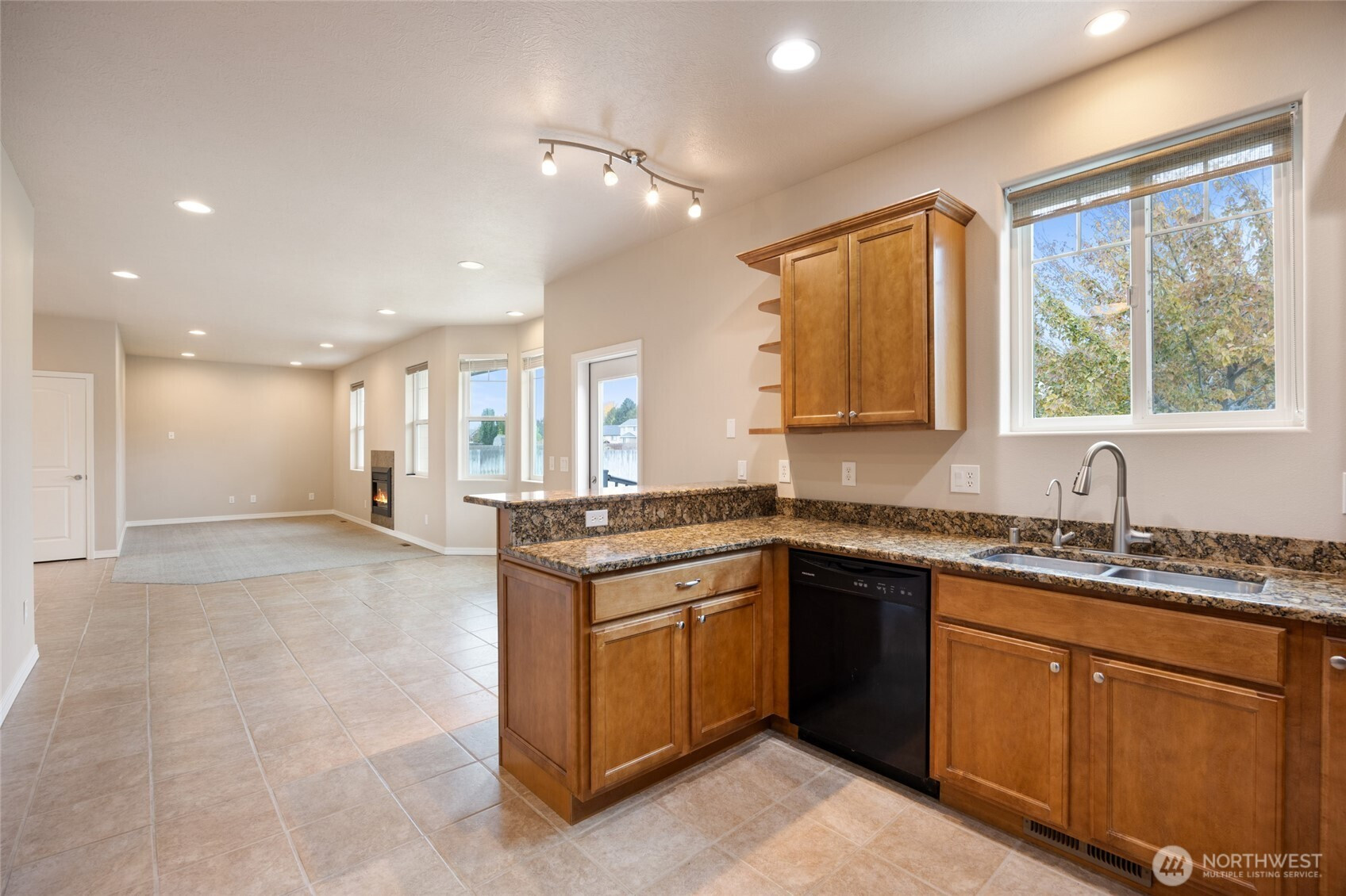 8261 Diamond Point Circle NE, Moses Lake, WA 98837