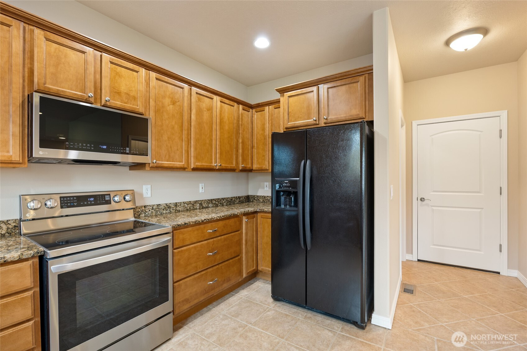 8261 Diamond Point Circle NE, Moses Lake, WA 98837