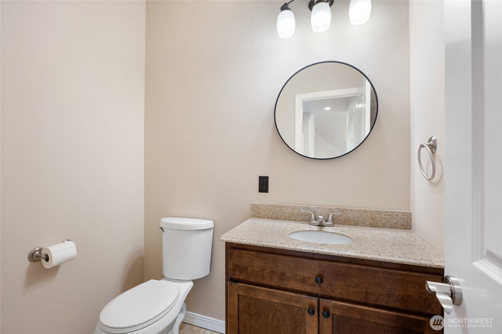 8261 Diamond Point Circle NE, Moses Lake, WA 98837