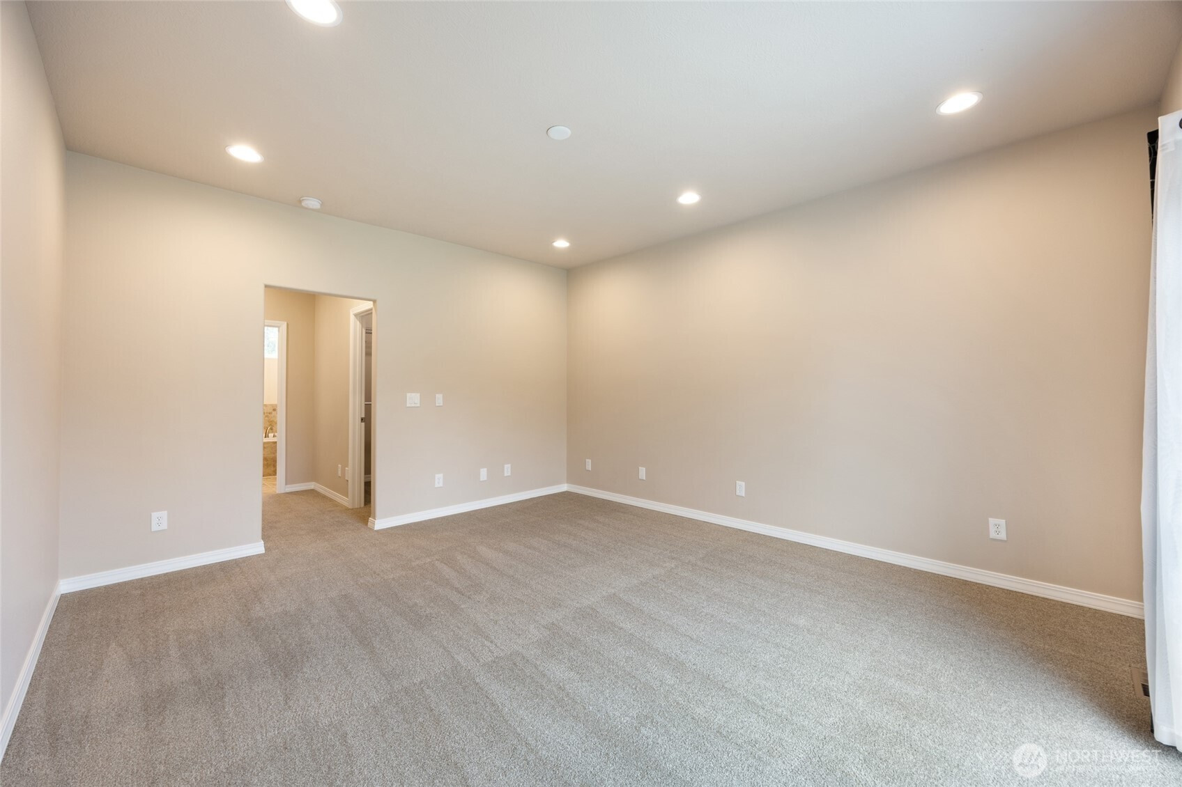 8261 Diamond Point Circle NE, Moses Lake, WA 98837