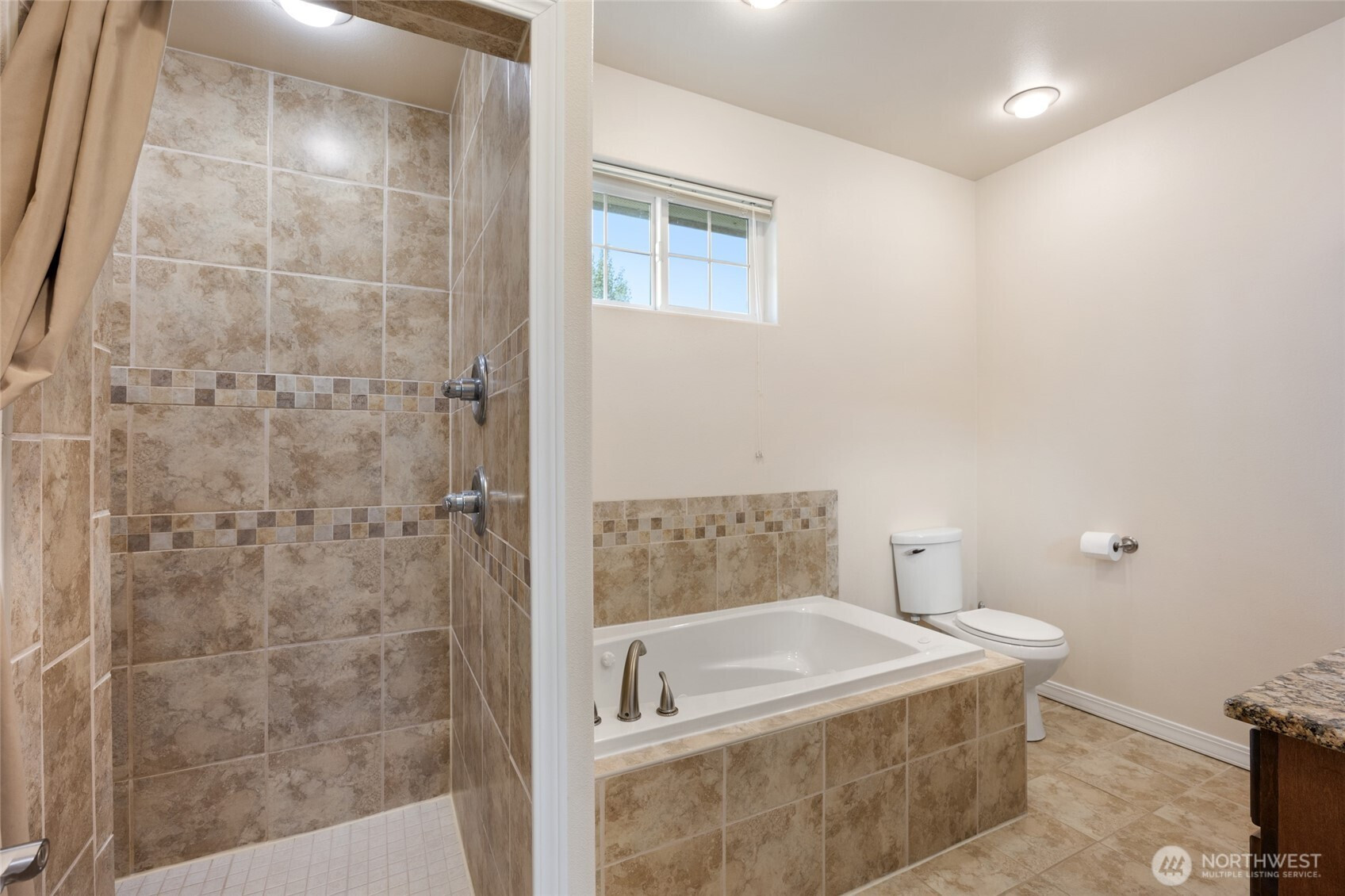 8261 Diamond Point Circle NE, Moses Lake, WA 98837