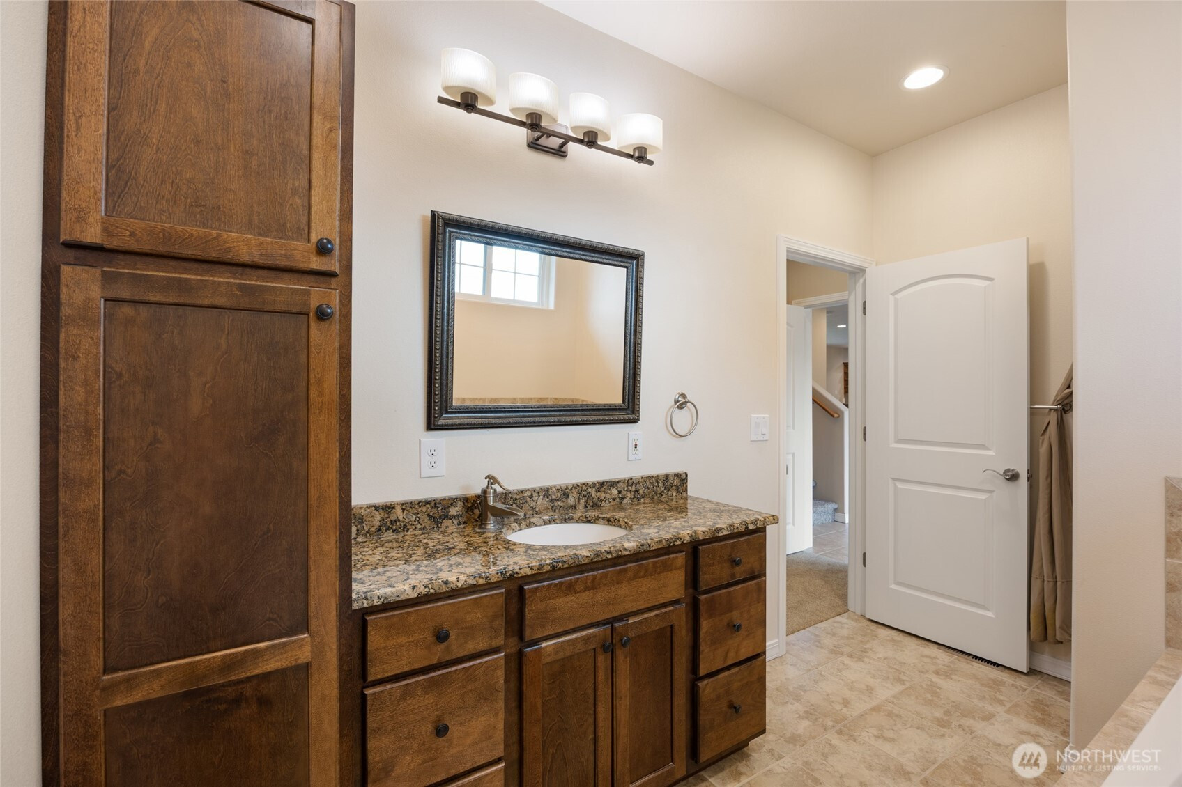 8261 Diamond Point Circle NE, Moses Lake, WA 98837