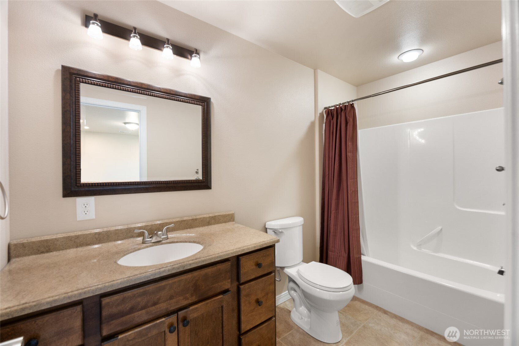 8261 Diamond Point Circle NE, Moses Lake, WA 98837