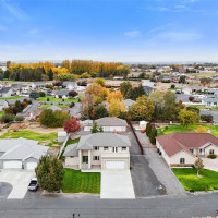 8261 Diamond Point Circle NE, Moses Lake, WA 98837