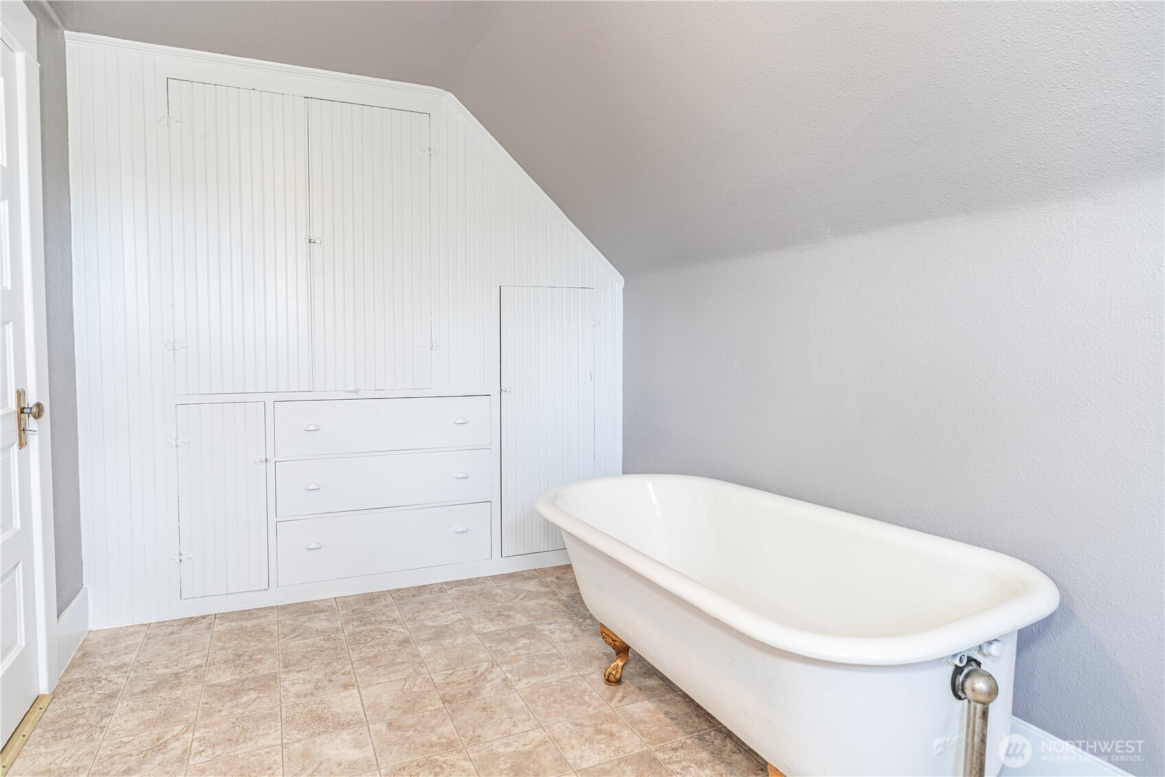 19679 Front Street NE, Poulsbo, WA 98370