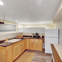 7911 5th Avenue NE, Seattle, WA 98115