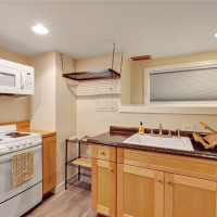 7911 5th Avenue NE, Seattle, WA 98115