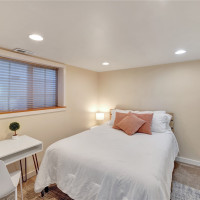 7911 5th Avenue NE, Seattle, WA 98115