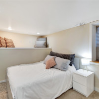 7911 5th Avenue NE, Seattle, WA 98115