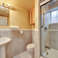 7911 5th Avenue NE, Seattle, WA 98115