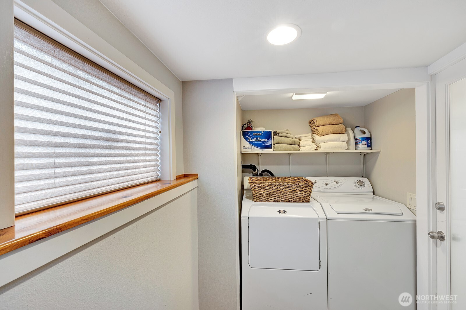 7911 5th Avenue NE, Seattle, WA 98115