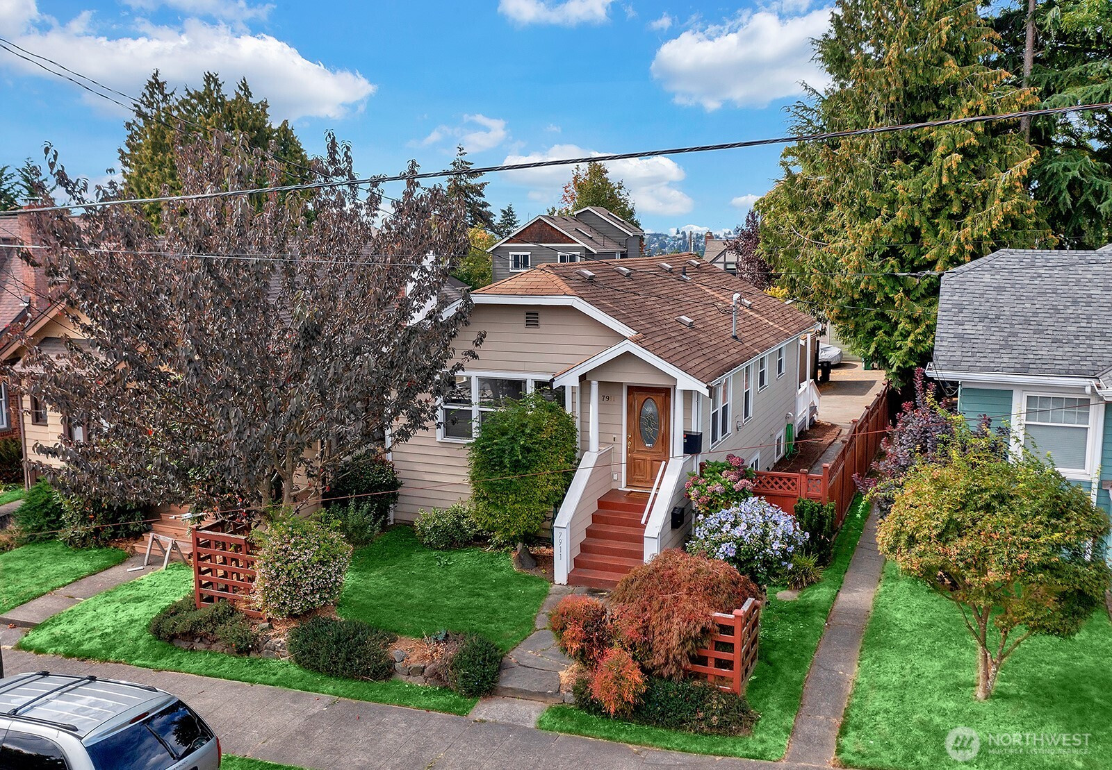 7911 5th Avenue NE, Seattle, WA 98115