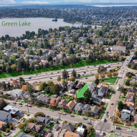 7911 5th Avenue NE, Seattle, WA 98115