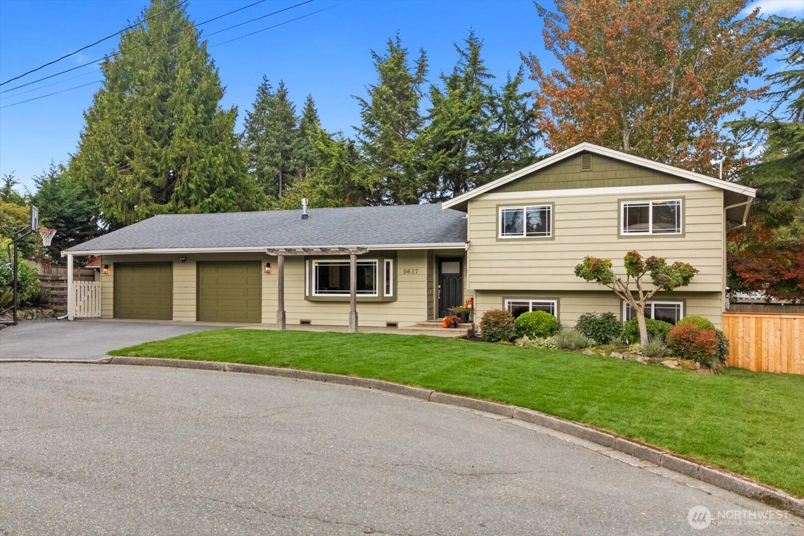 9617 Laurel Lane, Edmonds, WA 98020