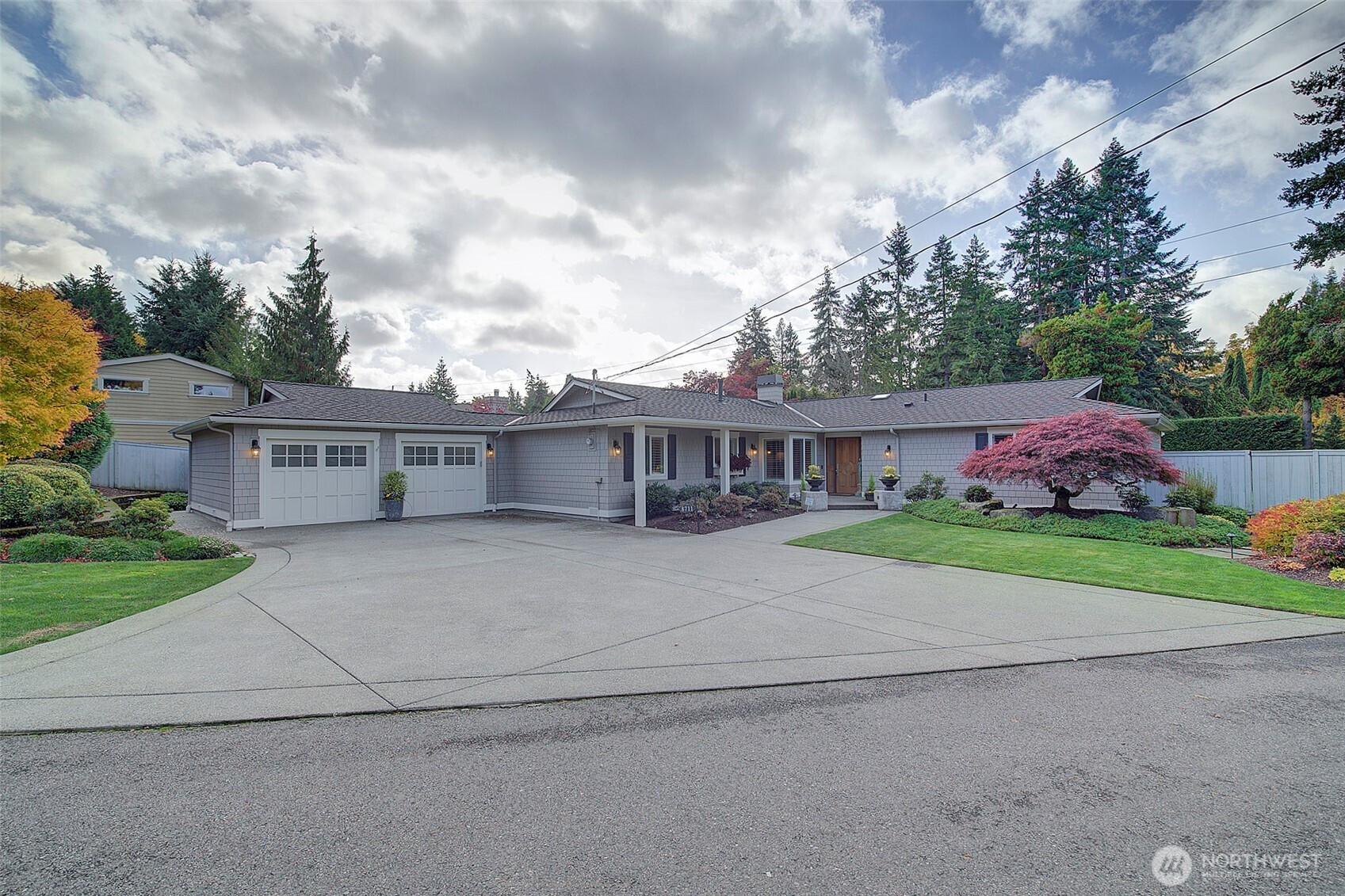 8711 NE 11th Street, Medina, WA 98039