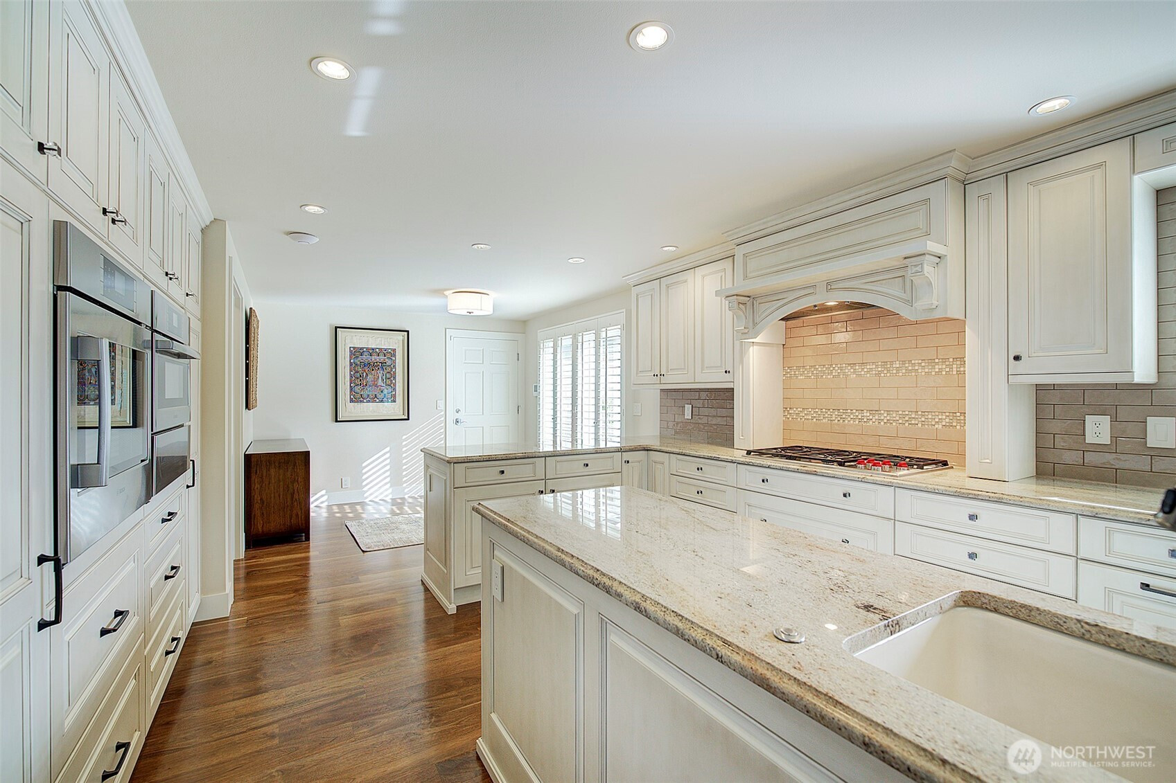 8711 NE 11th Street, Medina, WA 98039