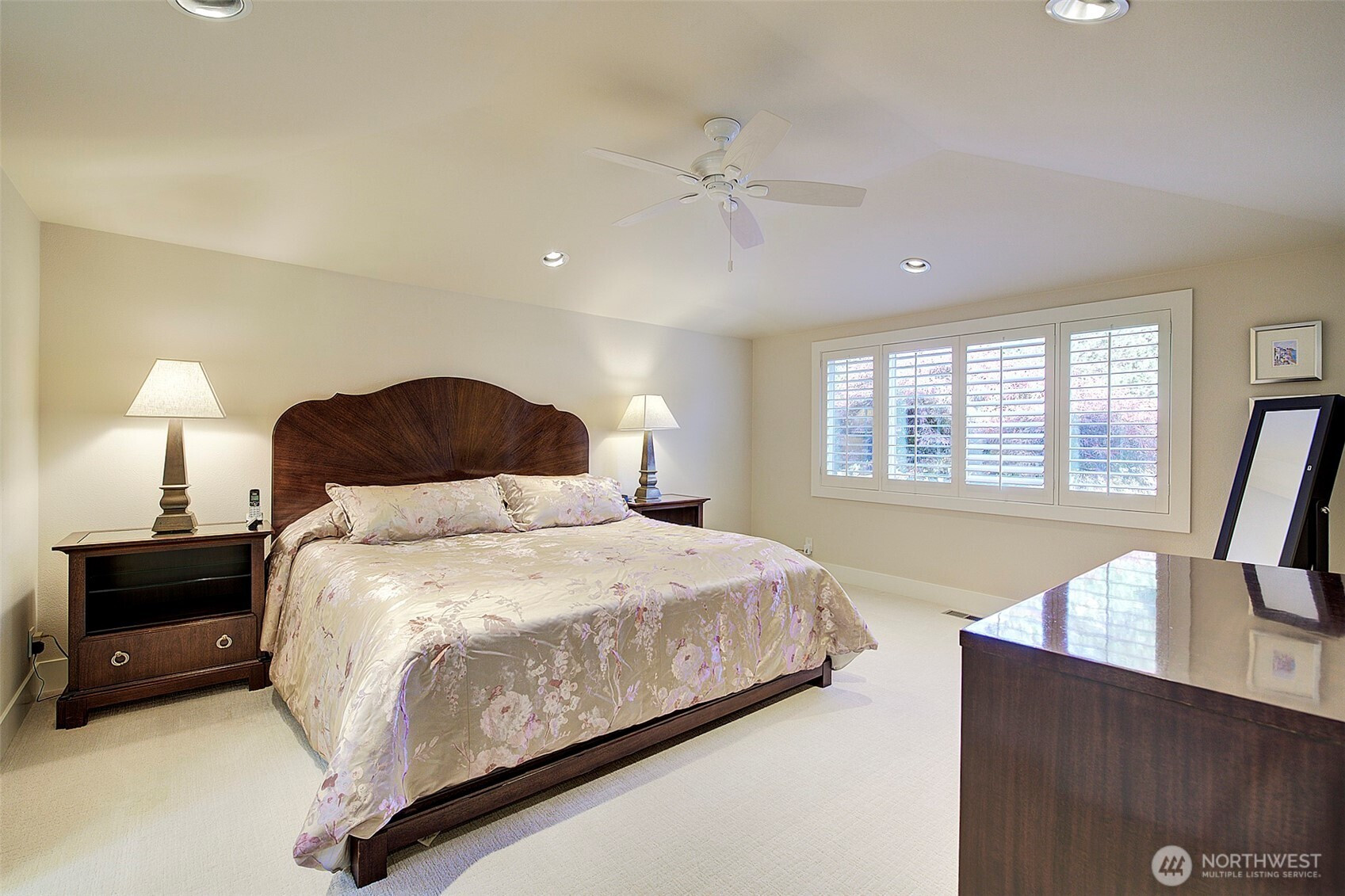 8711 NE 11th Street, Medina, WA 98039