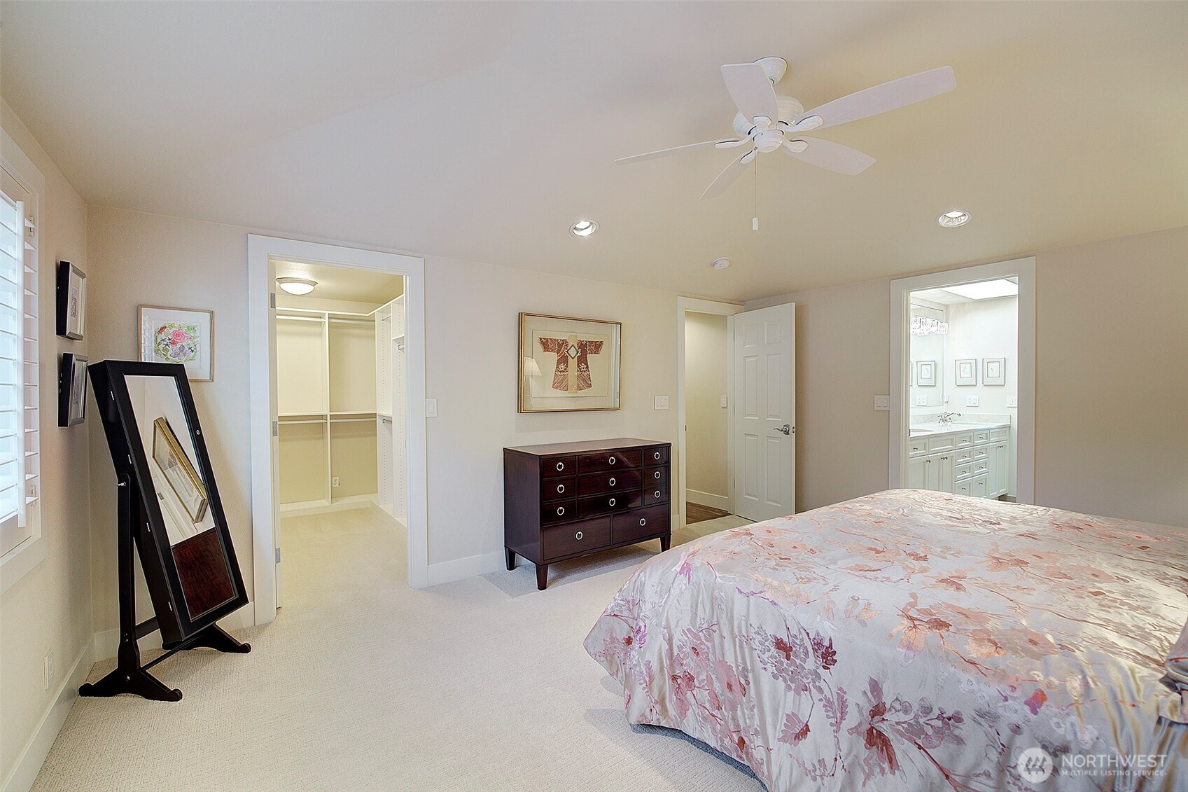 8711 NE 11th Street, Medina, WA 98039