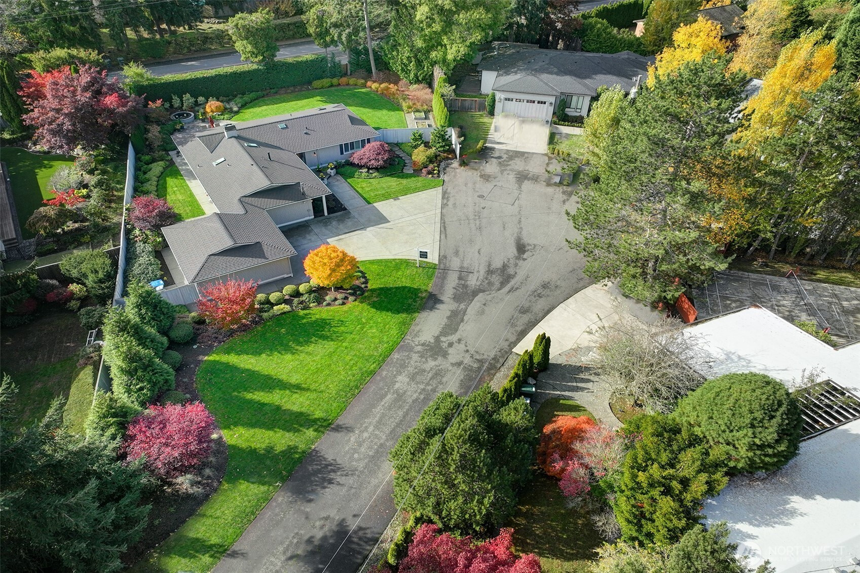 8711 NE 11th Street, Medina, WA 98039