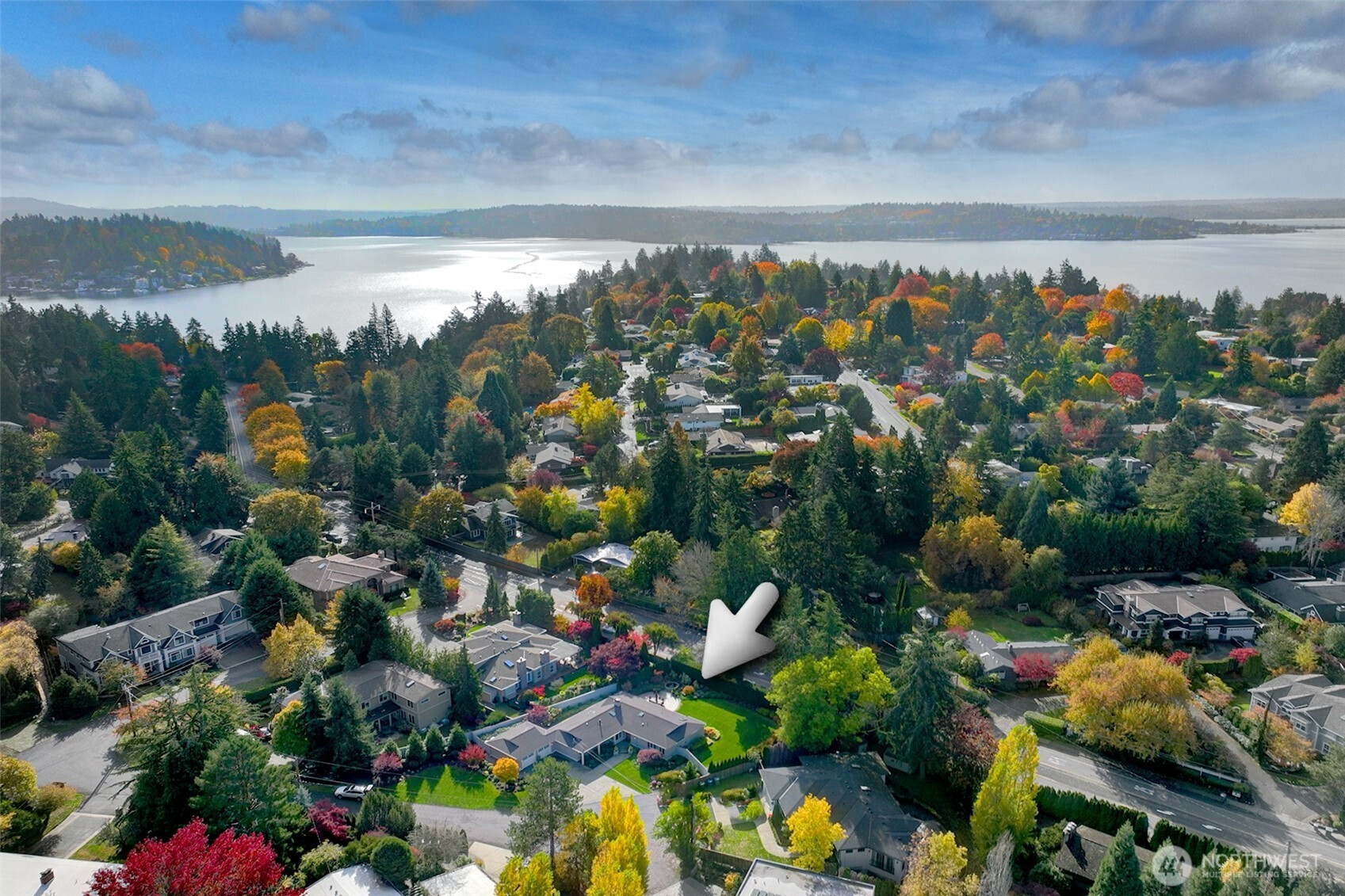 8711 NE 11th Street, Medina, WA 98039