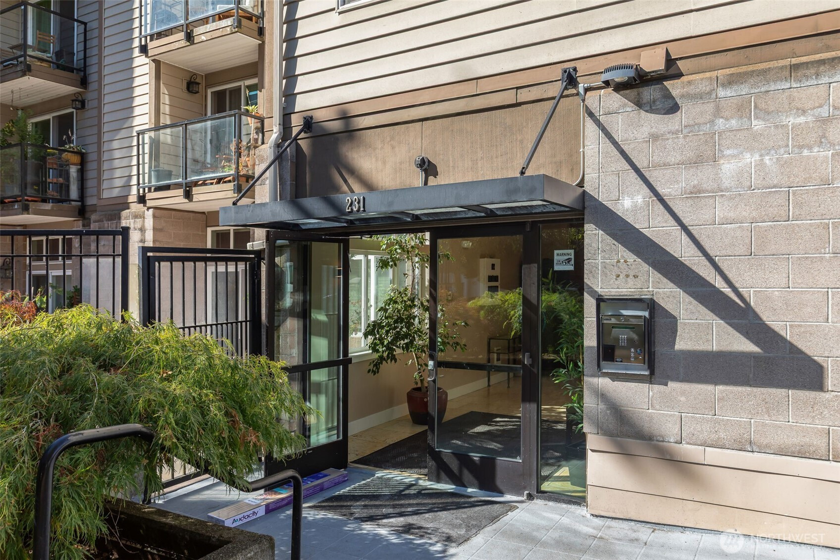 231 Belmont Avenue E, Seattle, WA 98102