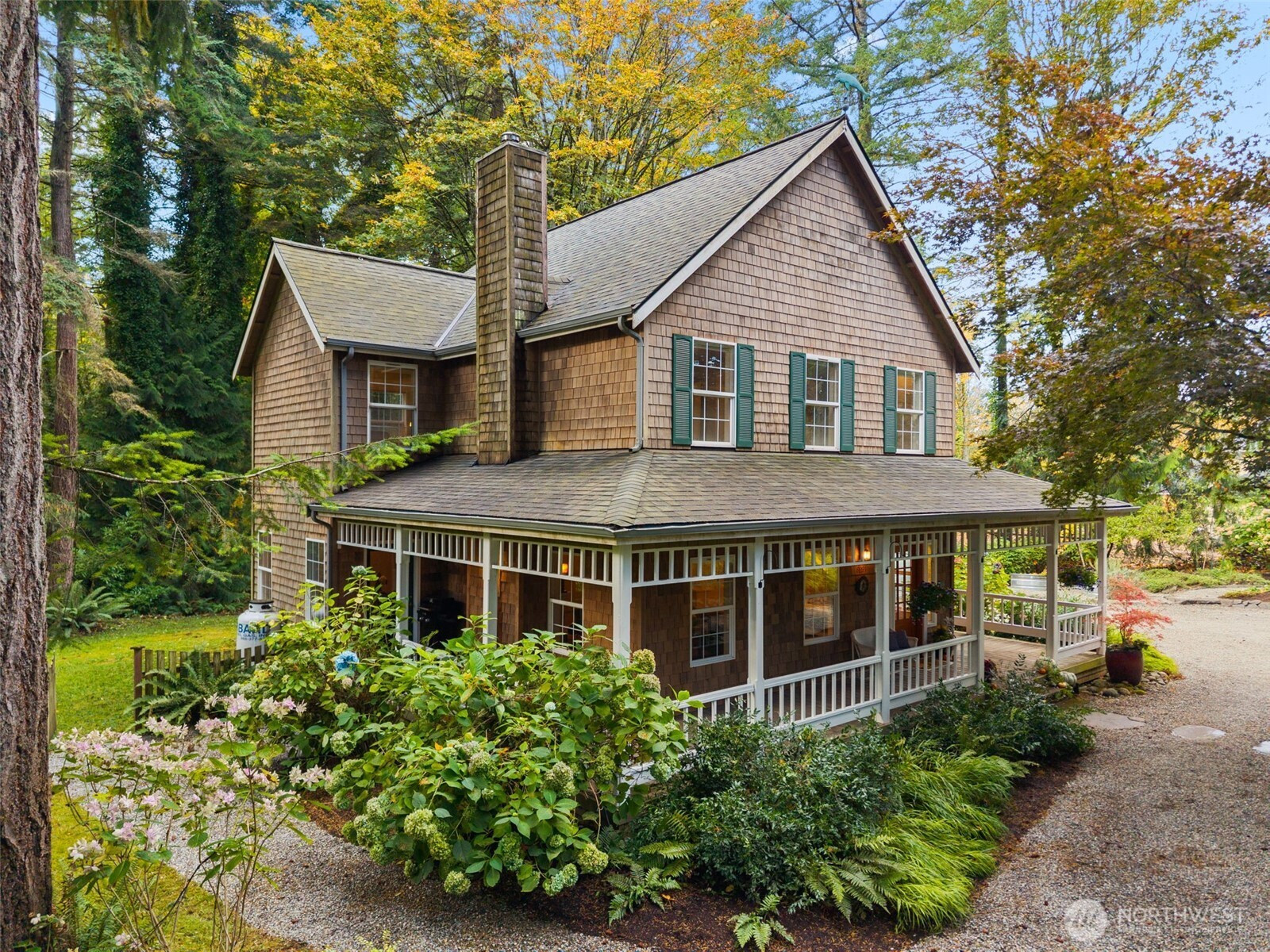 8991 Springwood Avenue NE, Bainbridge Island, WA 98110