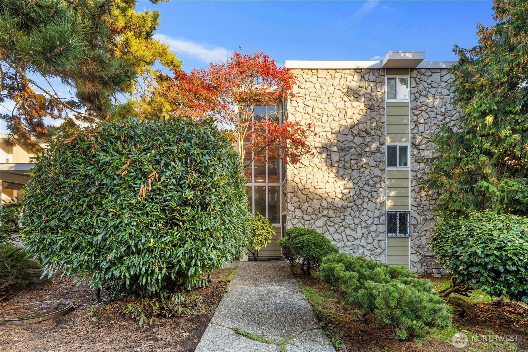 3600 25th Avenue W, Seattle, WA 98199