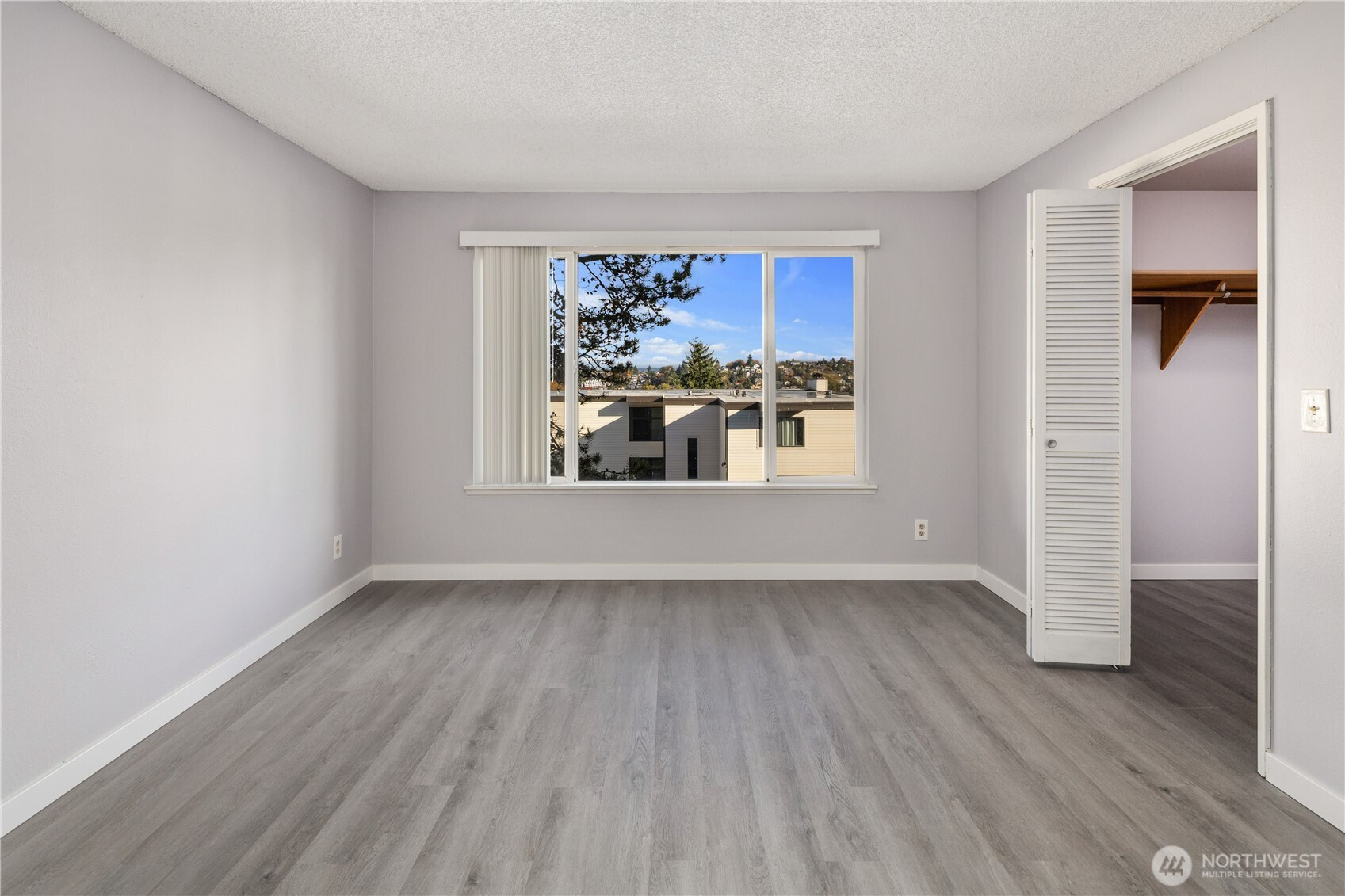 3600 25th Avenue W, Seattle, WA 98199