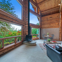 5515 Puget Road NE, Olympia, WA 98516