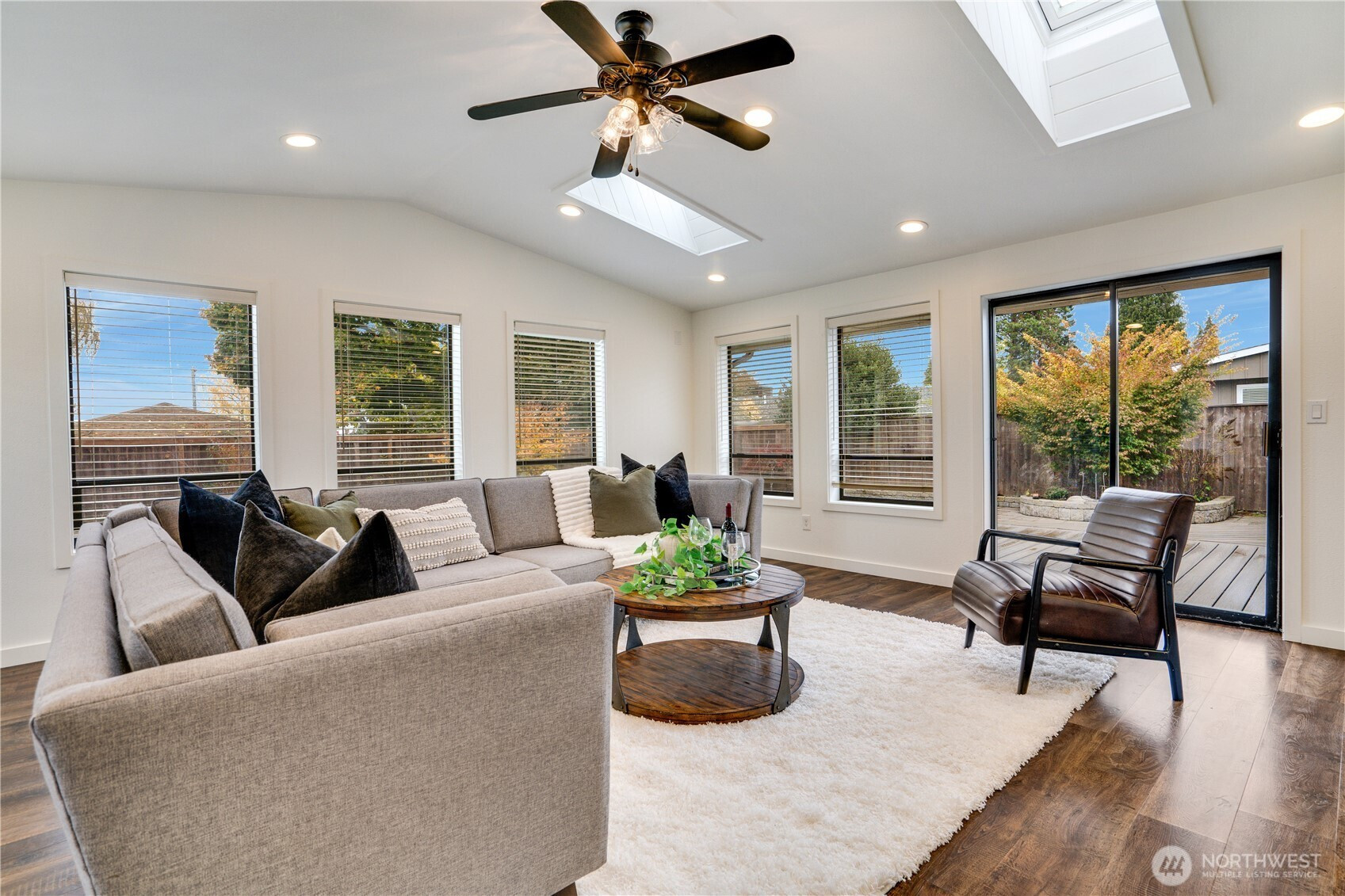 1128 Lenore Drive, Tacoma, WA 98406