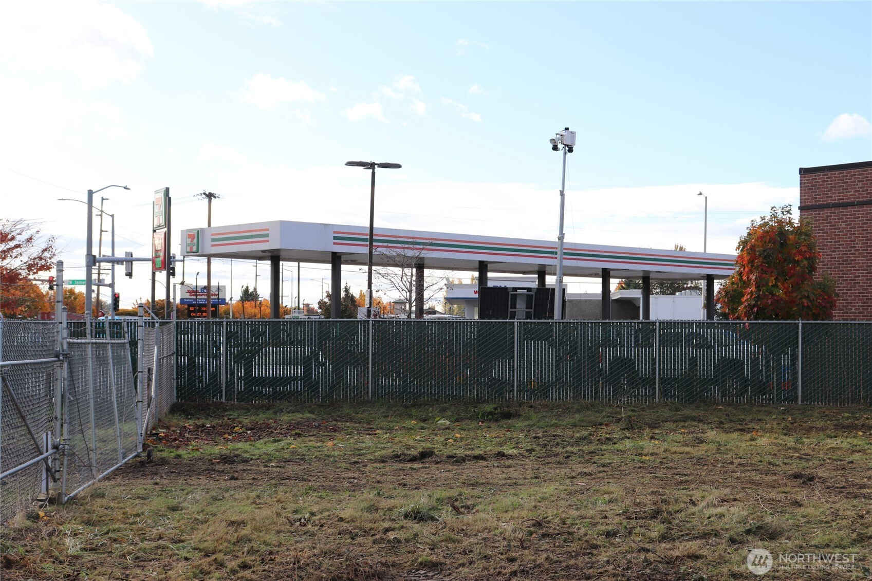 23809 West Valley Hwy S, Kent, WA 98032