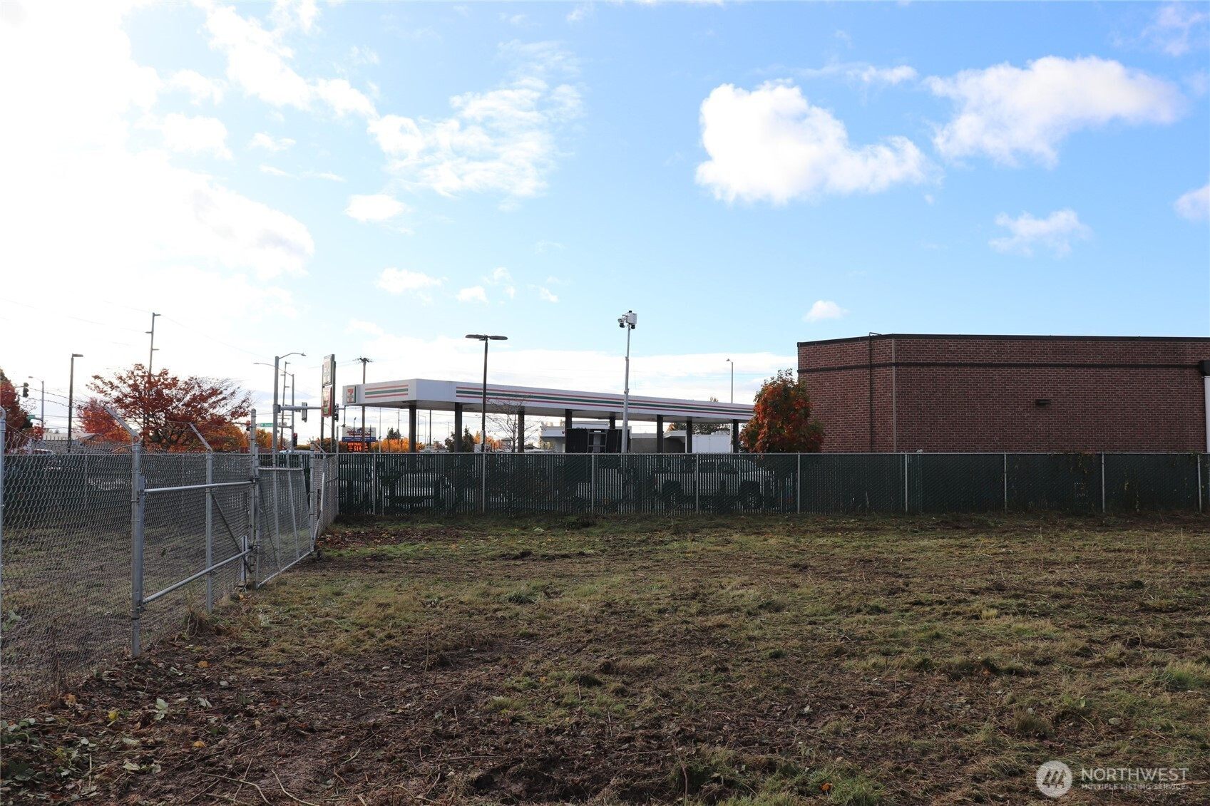 23809 West Valley Hwy S, Kent, WA 98032