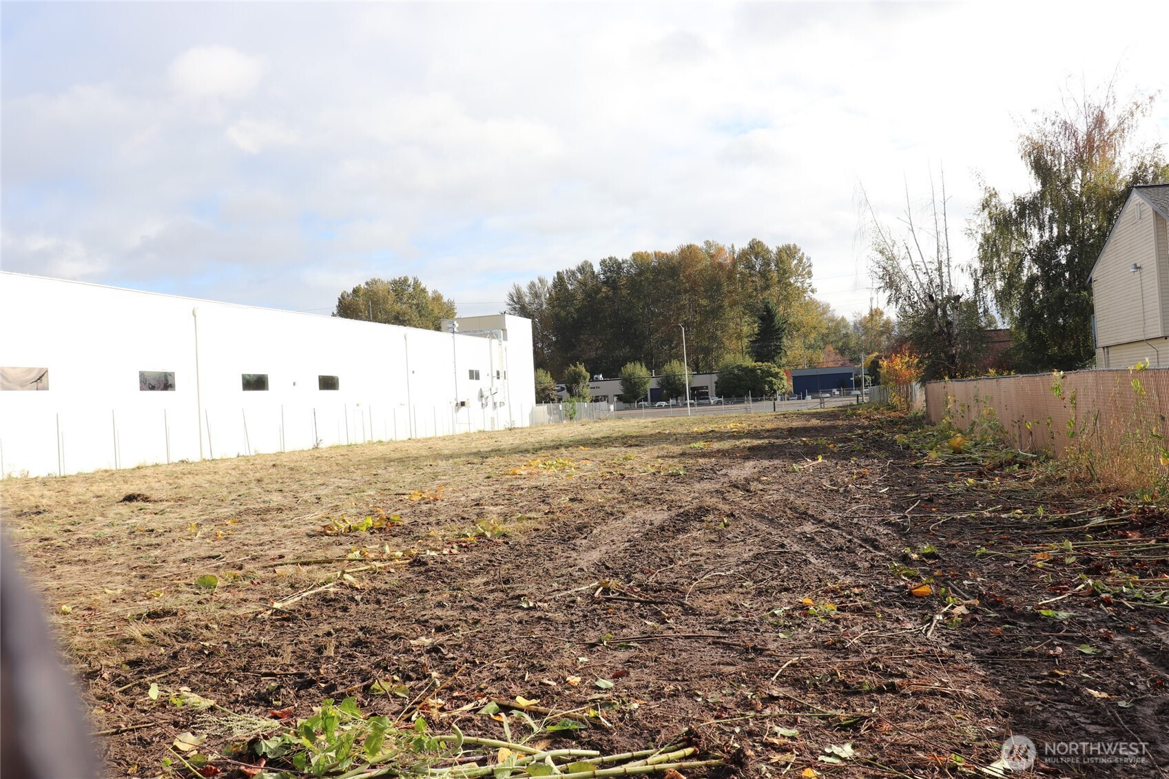 23809 West Valley Hwy S, Kent, WA 98032